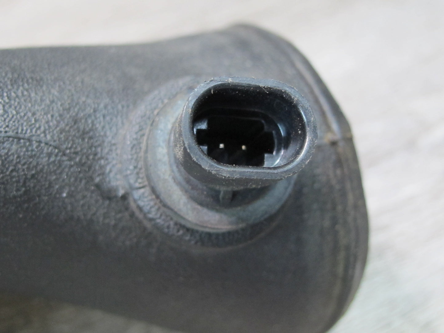97-00 Chevrolet Corvette C5 Air Intake Duct Tube Bridge 25169374 OEM