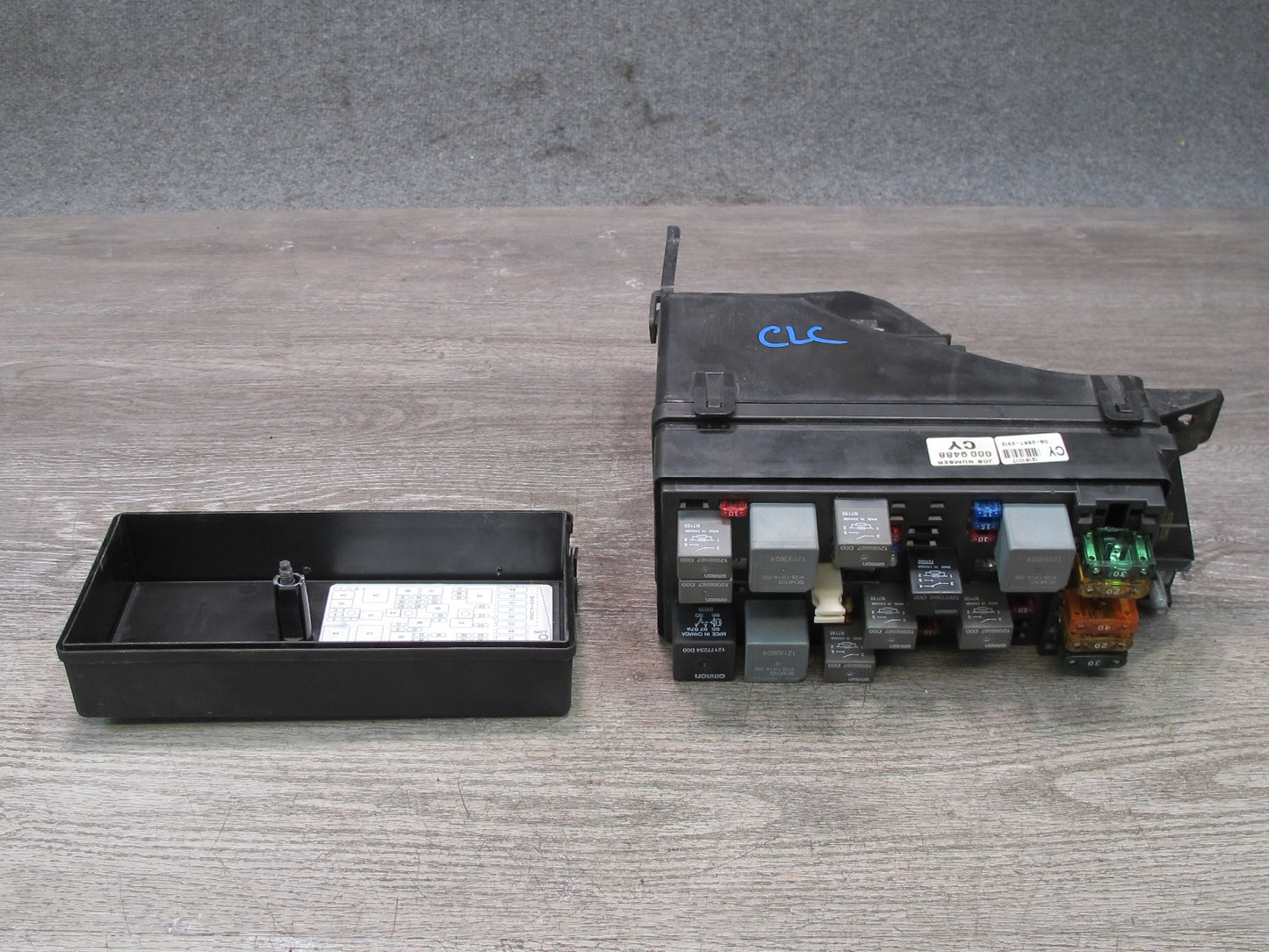 97-98 Chevrolet Corvette C5 Under Hood Engine Relay Fuse Box 12161017 OEM