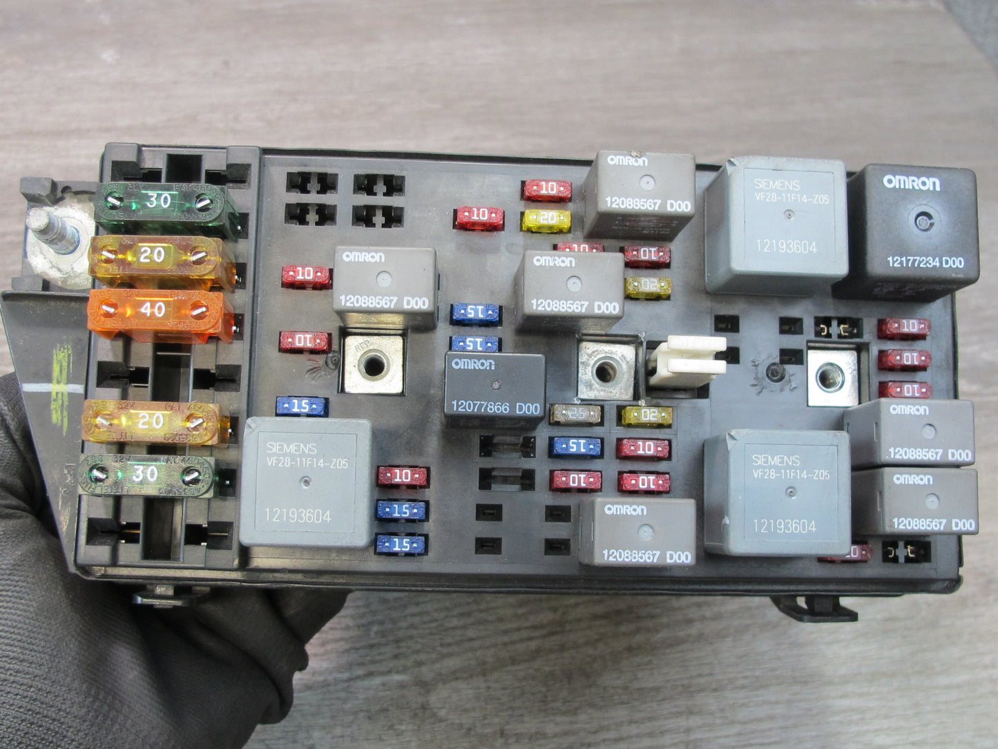 97-98 Chevrolet Corvette C5 Under Hood Engine Relay Fuse Box 12161017 OEM