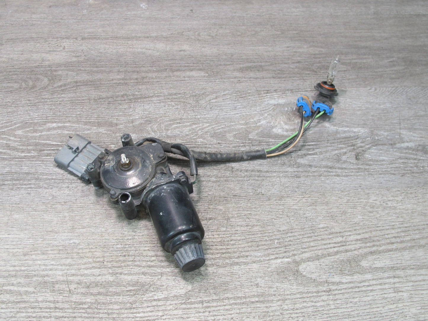97-99 Chevrolet Corvette C5 Front Left Driver Side Headlight Motor 16523673 OEM