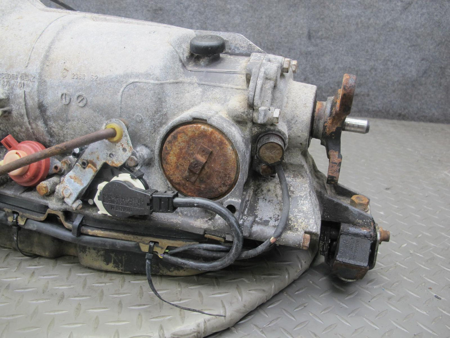 81-85 Mercedes R107 380SL 722.3 4-SPEED Automatic Transmission 51K Miles OEM