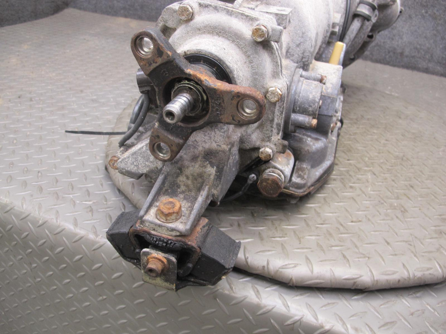 81-85 Mercedes R107 380SL 722.3 4-SPEED Automatic Transmission 51K Miles OEM