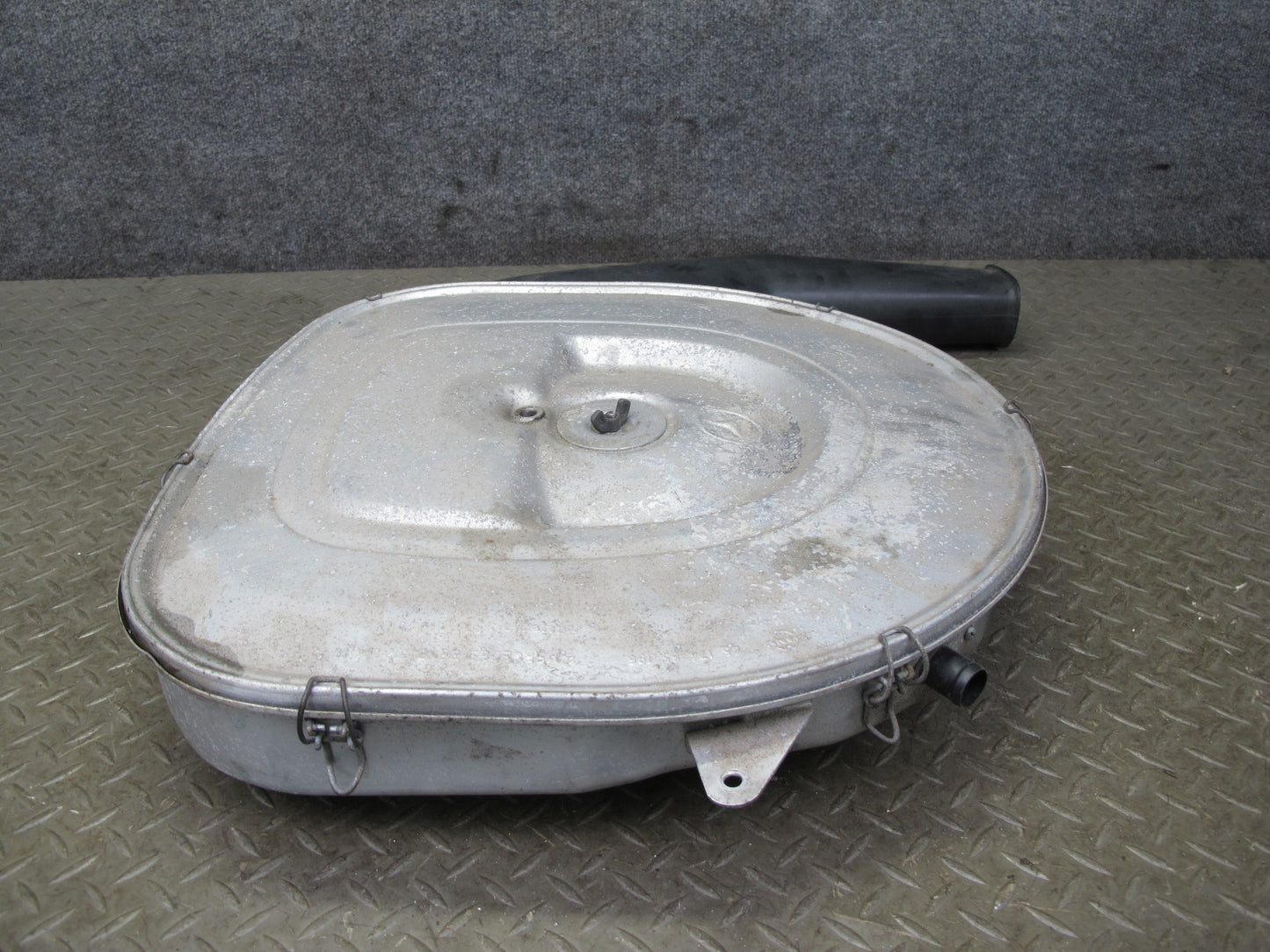 81-85 Mercedes R107 380SL Engine Air Intake Cleaner Filter Box Housing 51K OEM