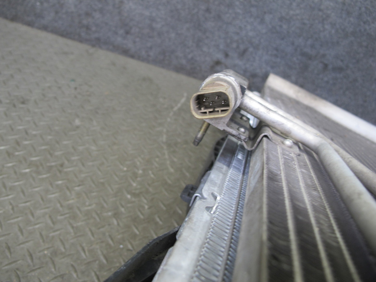 05-08 Mercedes R171 SLK350 MT Engine Cooling Fan Motor Radiator AC Condenser OEM