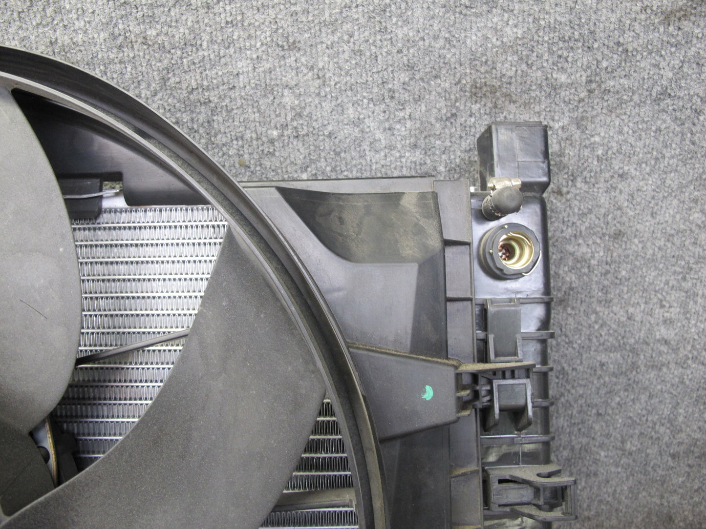 05-08 Mercedes R171 SLK350 MT Engine Cooling Fan Motor Radiator AC Condenser OEM