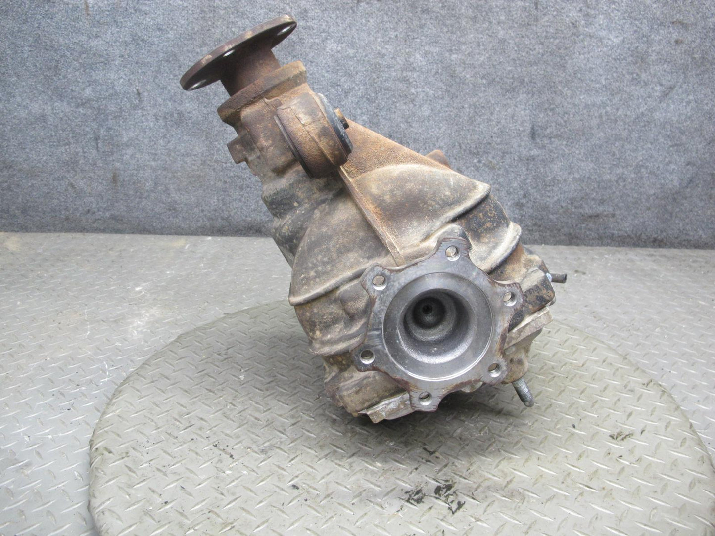 2011-2020 Infiniti QX56 QX80 5.6L RWD Rear Differential Axle Carrier 2.937 Ratio