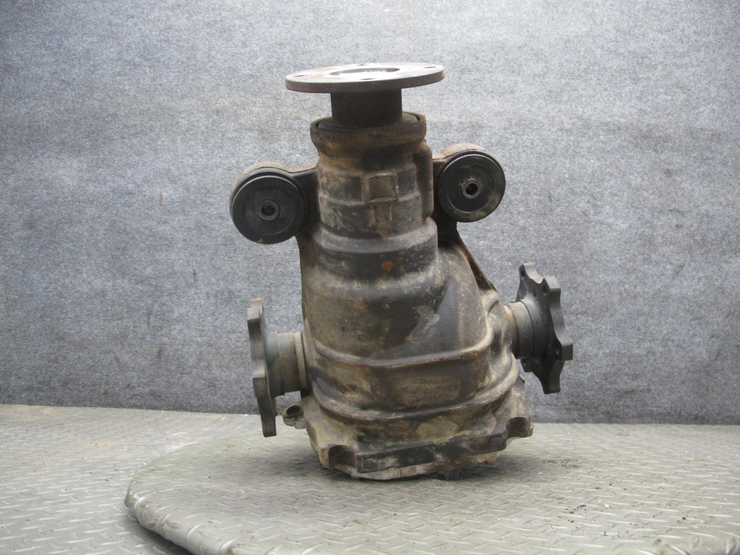2011-2020 Infiniti QX56 QX80 5.6L RWD Rear Differential Axle Carrier 2.937 Ratio