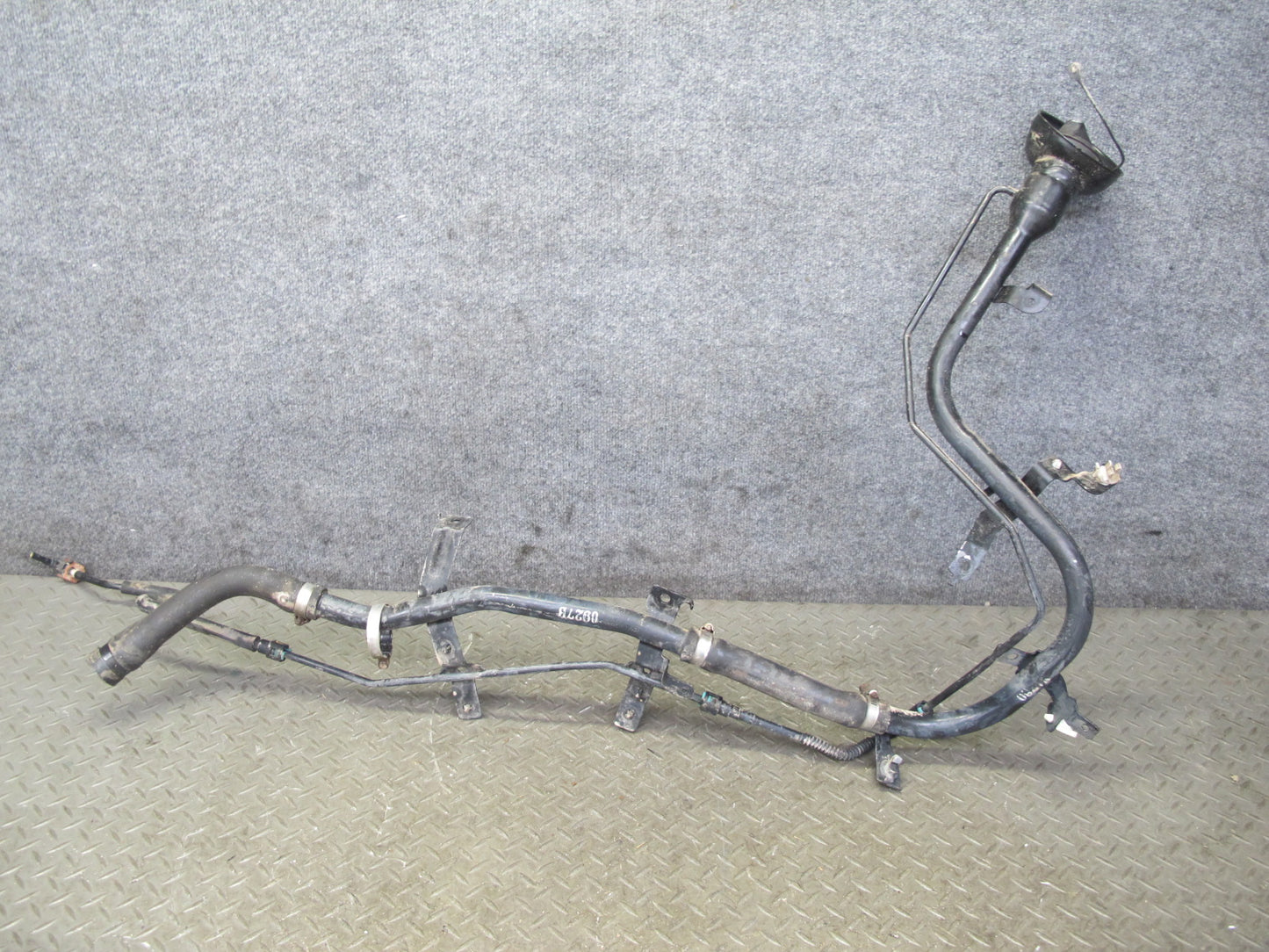 2011-2017 Infiniti QX56 QX80 Fuel Tank Gas Filler Neck Hose Tube Pipe
