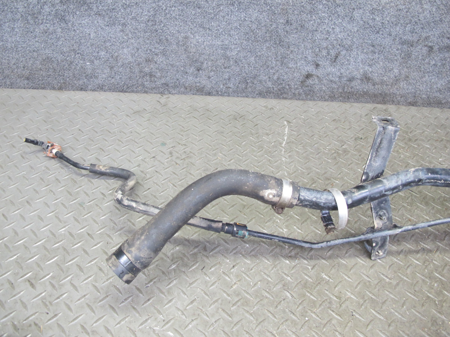 2011-2017 Infiniti QX56 QX80 Fuel Tank Gas Filler Neck Hose Tube Pipe