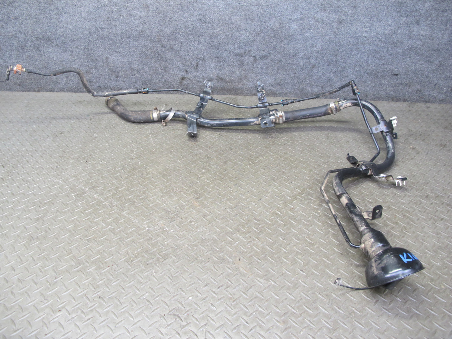 2011-2017 Infiniti QX56 QX80 Fuel Tank Gas Filler Neck Hose Tube Pipe