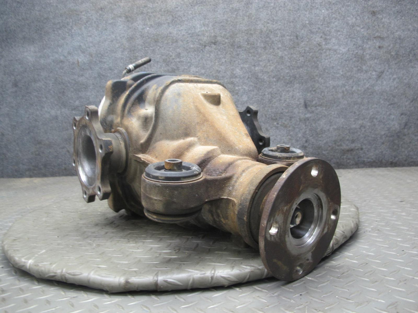 2011-2020 Infiniti QX56 QX80 5.6L RWD Rear Differential Axle Carrier 2.937 Ratio