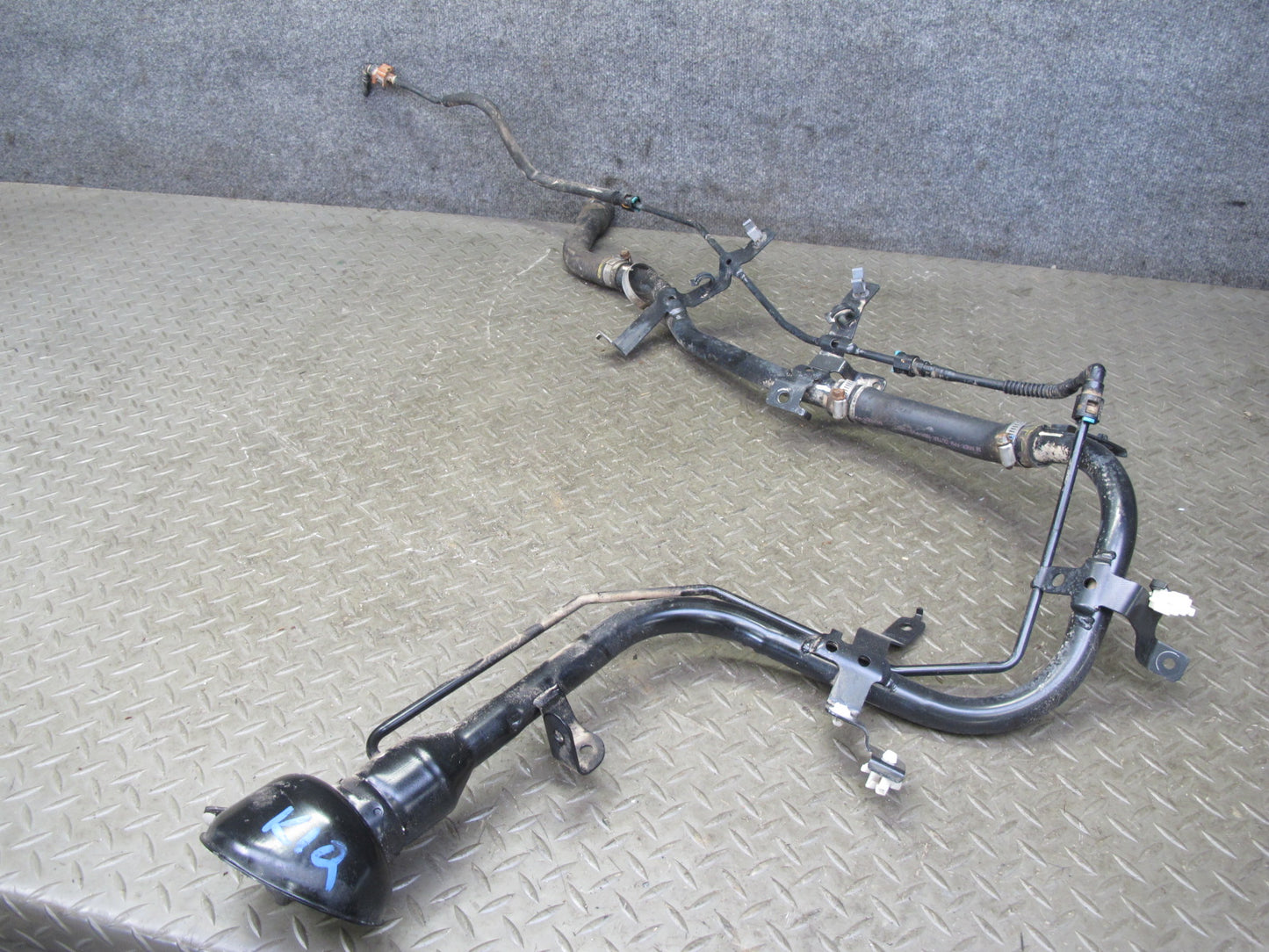 2011-2017 Infiniti QX56 QX80 Fuel Tank Gas Filler Neck Hose Tube Pipe