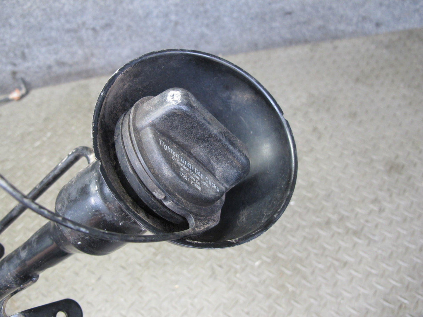 2011-2017 Infiniti QX56 QX80 Fuel Tank Gas Filler Neck Hose Tube Pipe