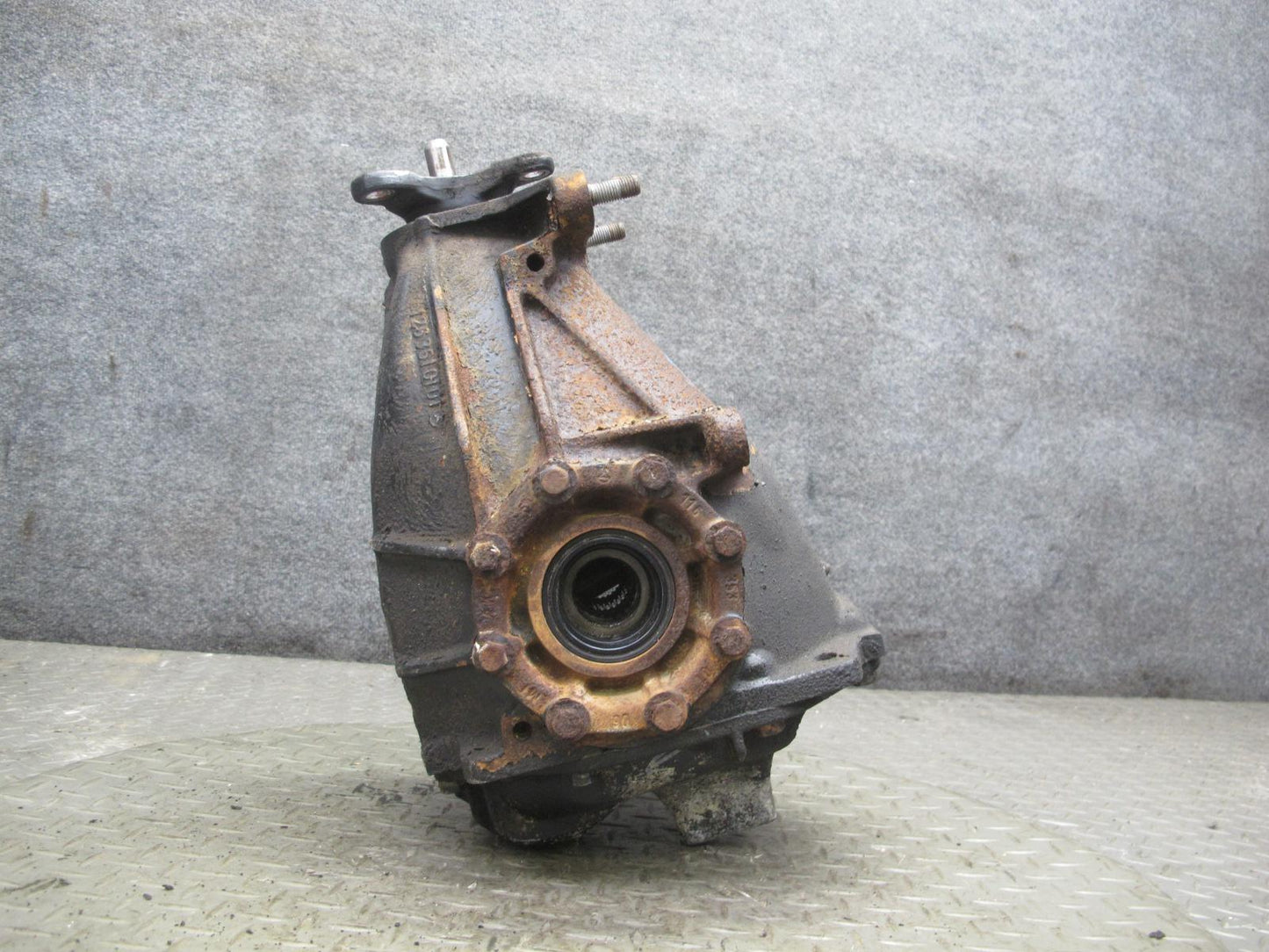 81-85 Mercedes R107 380SL Rear Differential Carrier 2.47 Ratio 51k Miles OEM