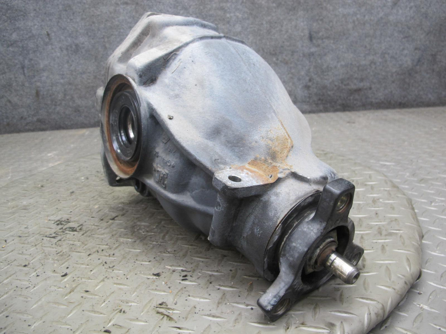 05-11 Mercedes R171 SLK350 RWD Rear Axle Differential Carrier 3.27 Ratio OEM