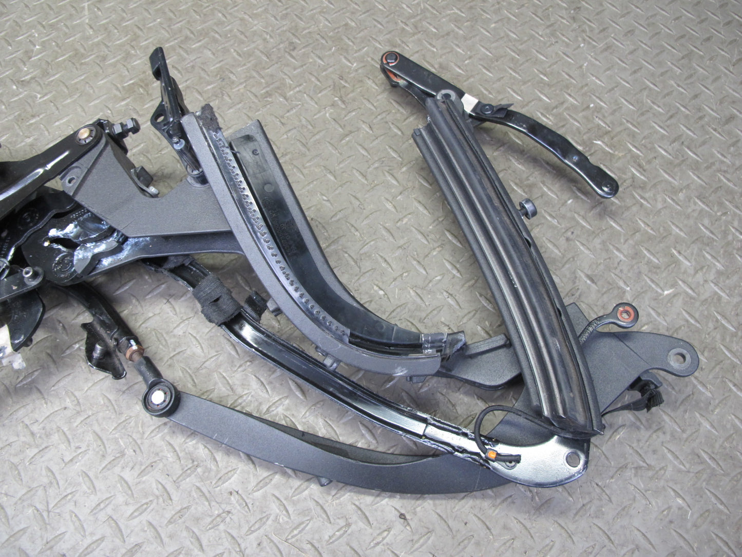 10-19 Nissan 370Z Z34 Convertible Left Soft TOP Roof Lift Hinge OEM
