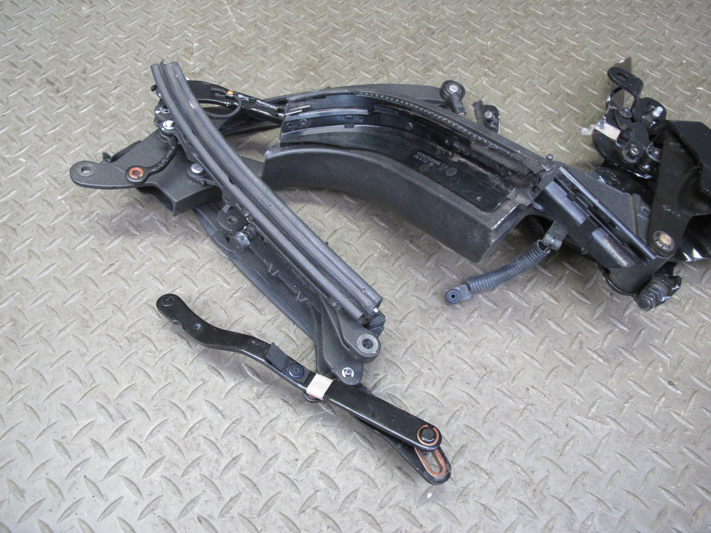 10-19 Nissan 370Z Z34 Convertible Left Soft TOP Roof Lift Hinge OEM
