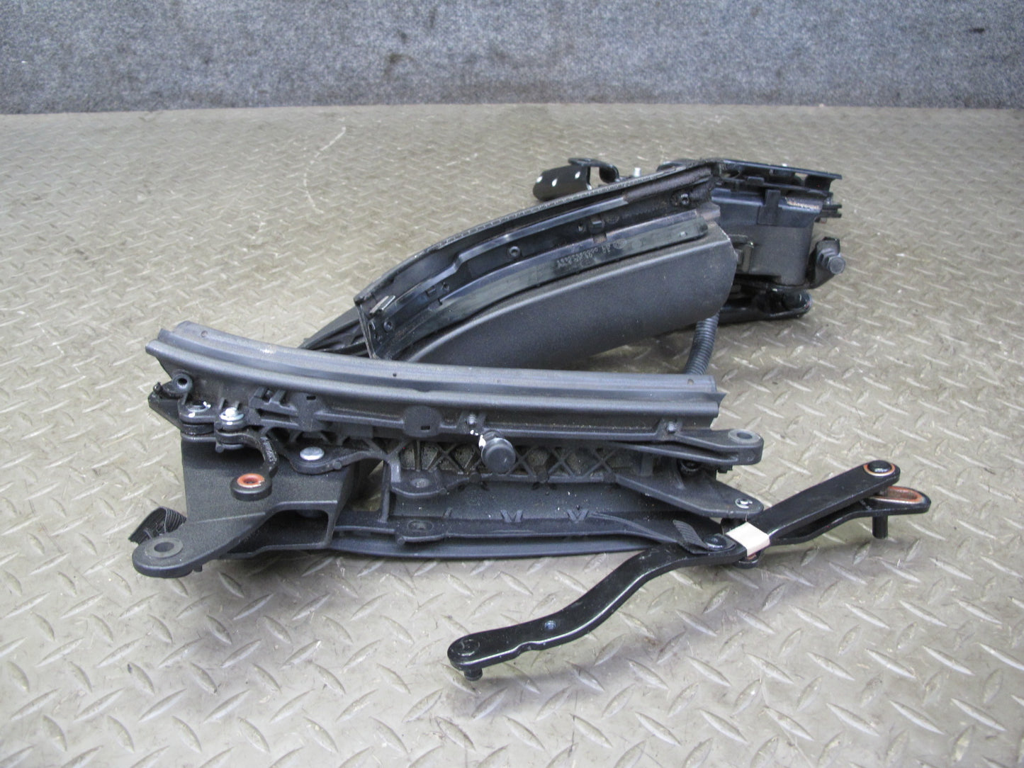 10-19 Nissan 370Z Z34 Convertible Left Soft TOP Roof Lift Hinge OEM