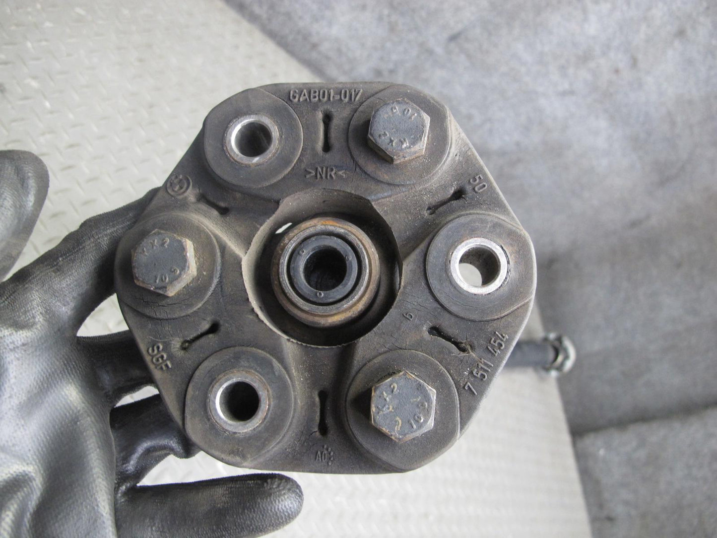2001-2006 BMW E46 M3 M/T Rear Drive Shaft Driveshaft 2229240
