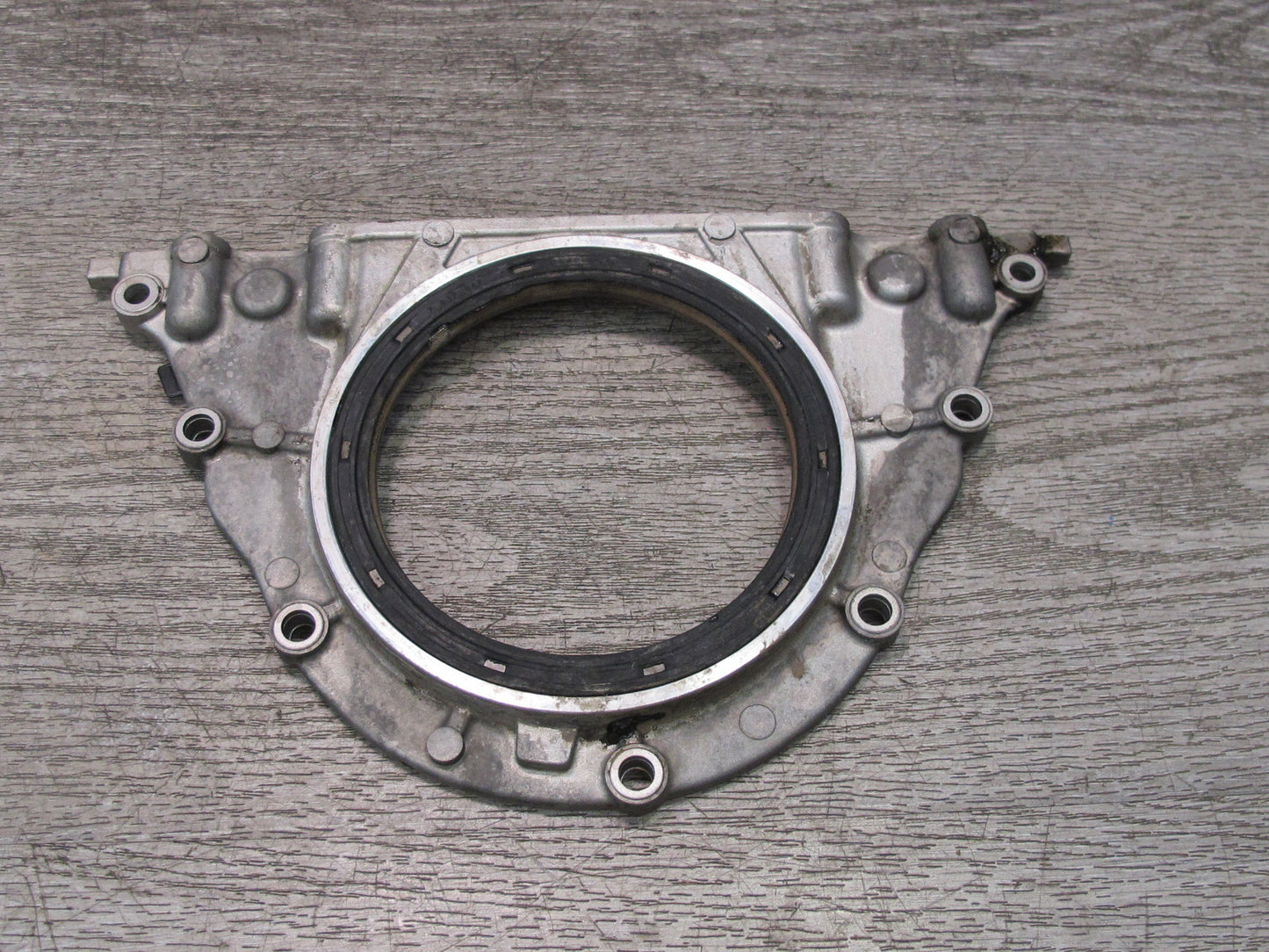 2010-2014 BMW E71 X6M S63 Engine Rear Crankshaft Cover Seal 7555216