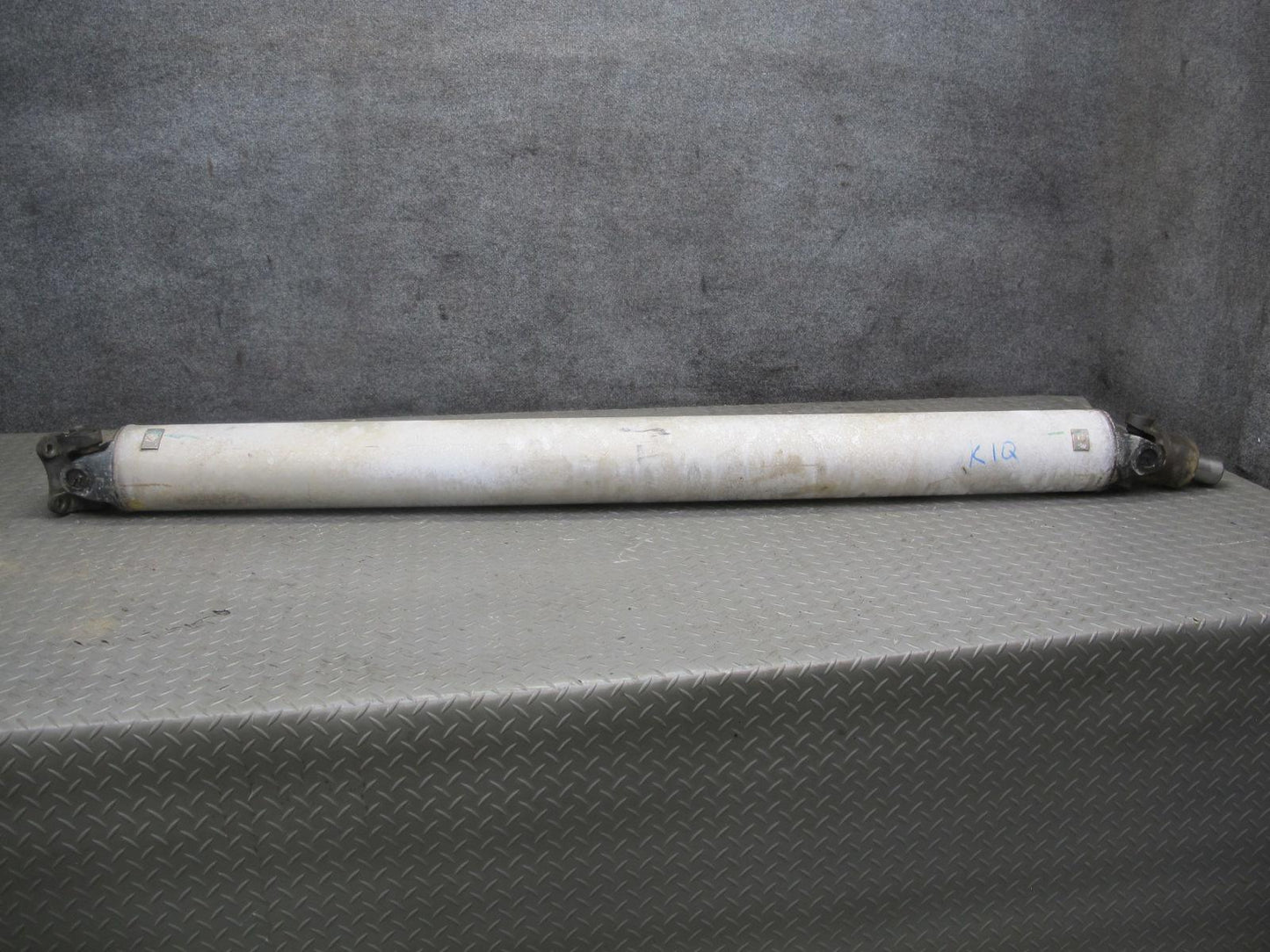 2011-2020 Infiniti QX56 QX80 RWD Rear Driveshaft Shaft Propeller