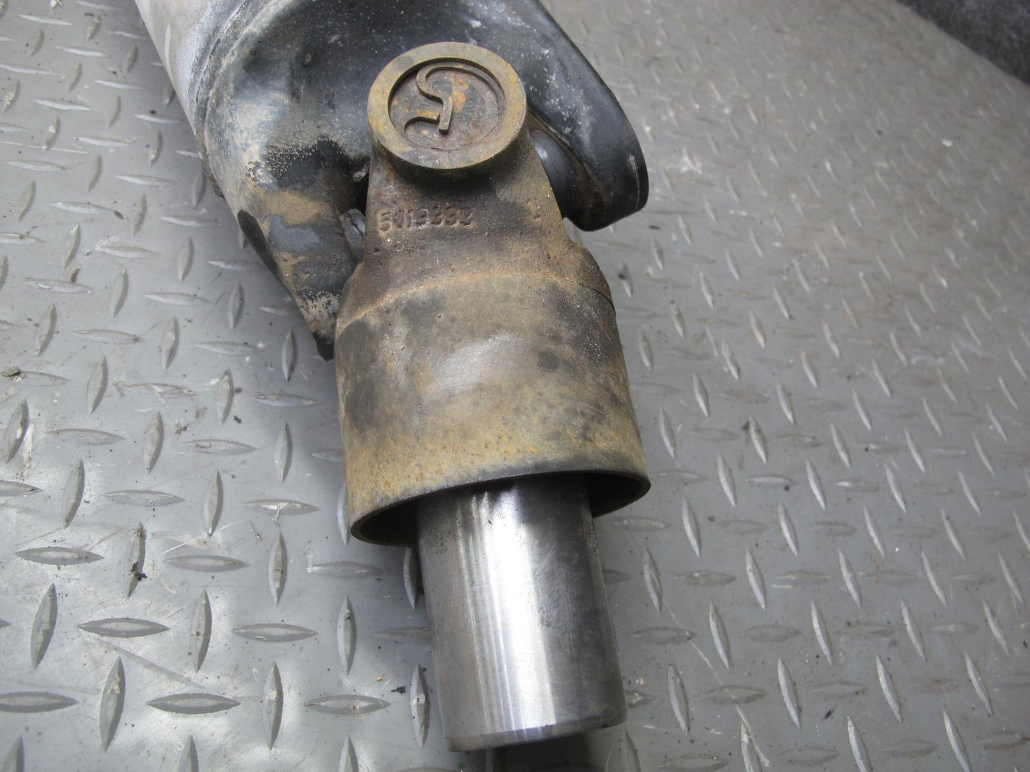 2011-2020 Infiniti QX56 QX80 RWD Rear Driveshaft Shaft Propeller