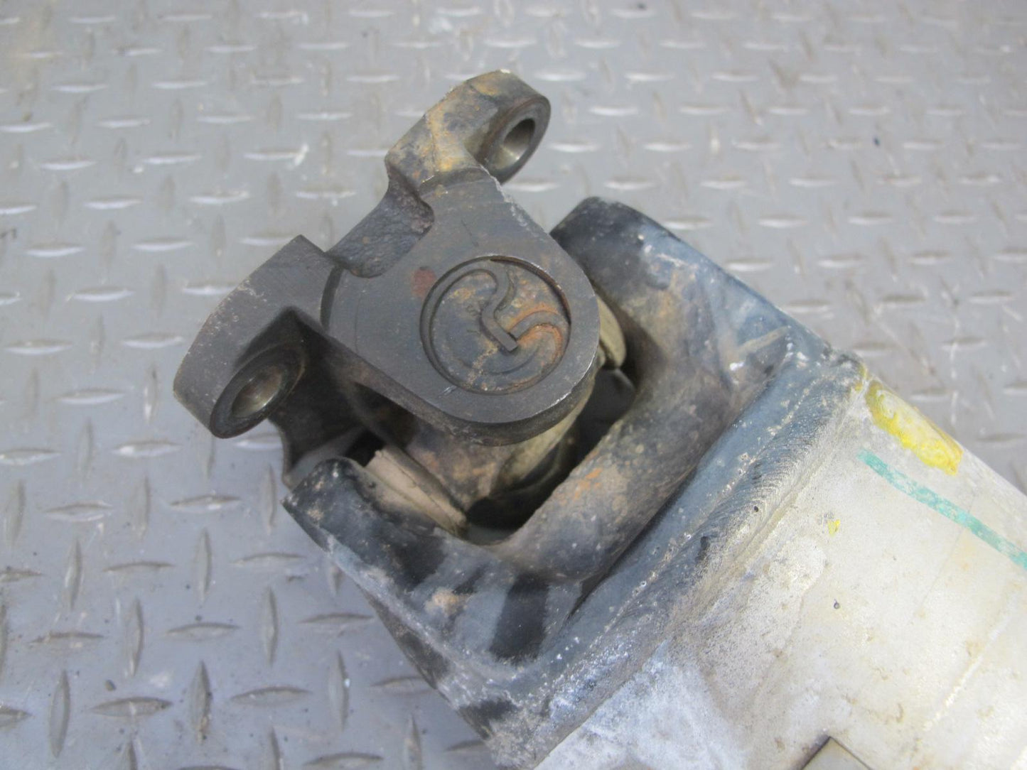 2011-2020 Infiniti QX56 QX80 RWD Rear Driveshaft Shaft Propeller