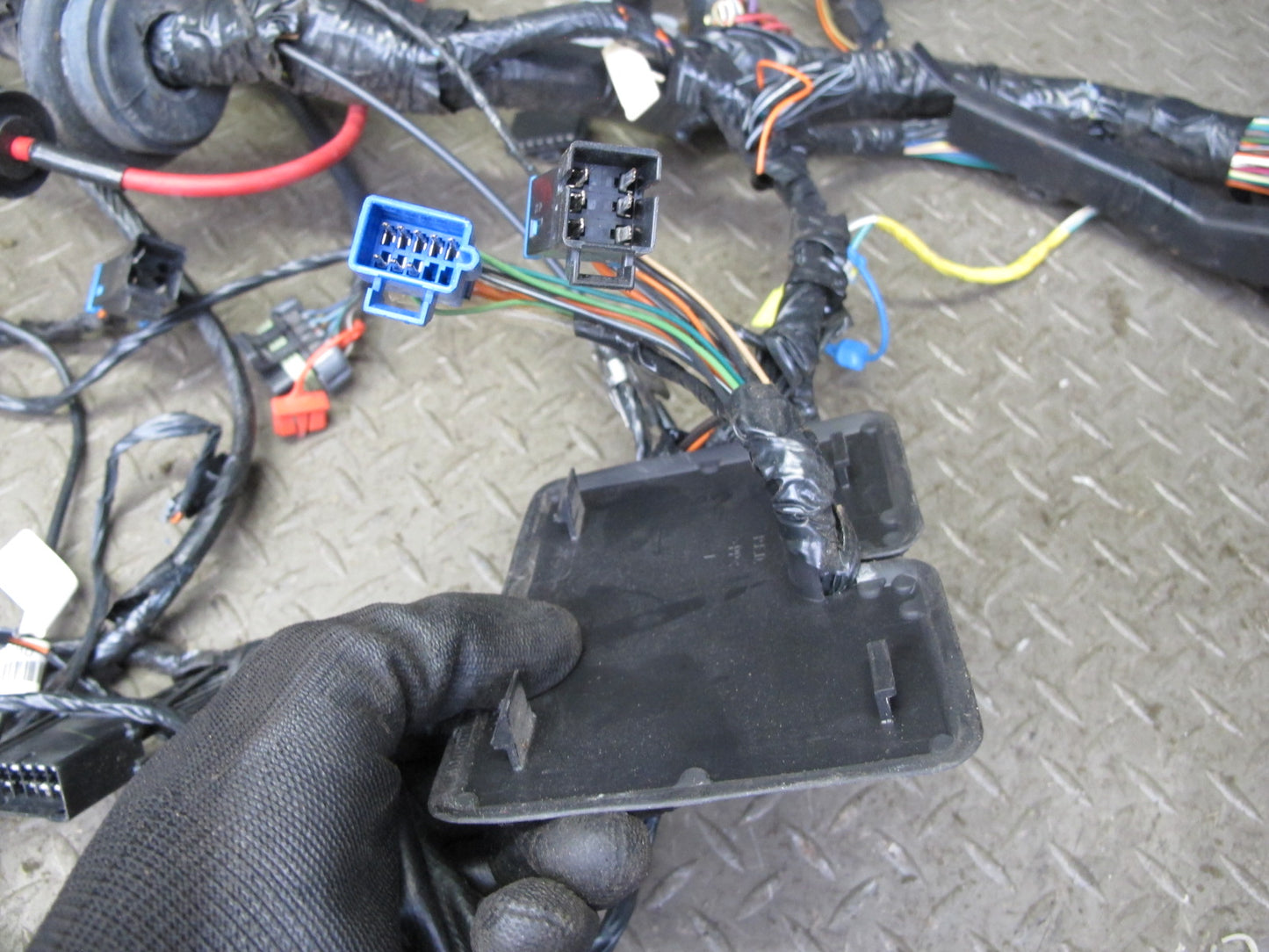 1998 Chevrolet Corvette C5 Hatch A/T Interior Wire Wiring Harness w Fuse Box OEM
