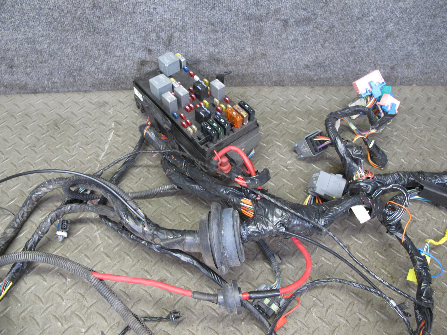 1998 Chevrolet Corvette C5 Hatch A/T Interior Wire Wiring Harness w Fuse Box OEM