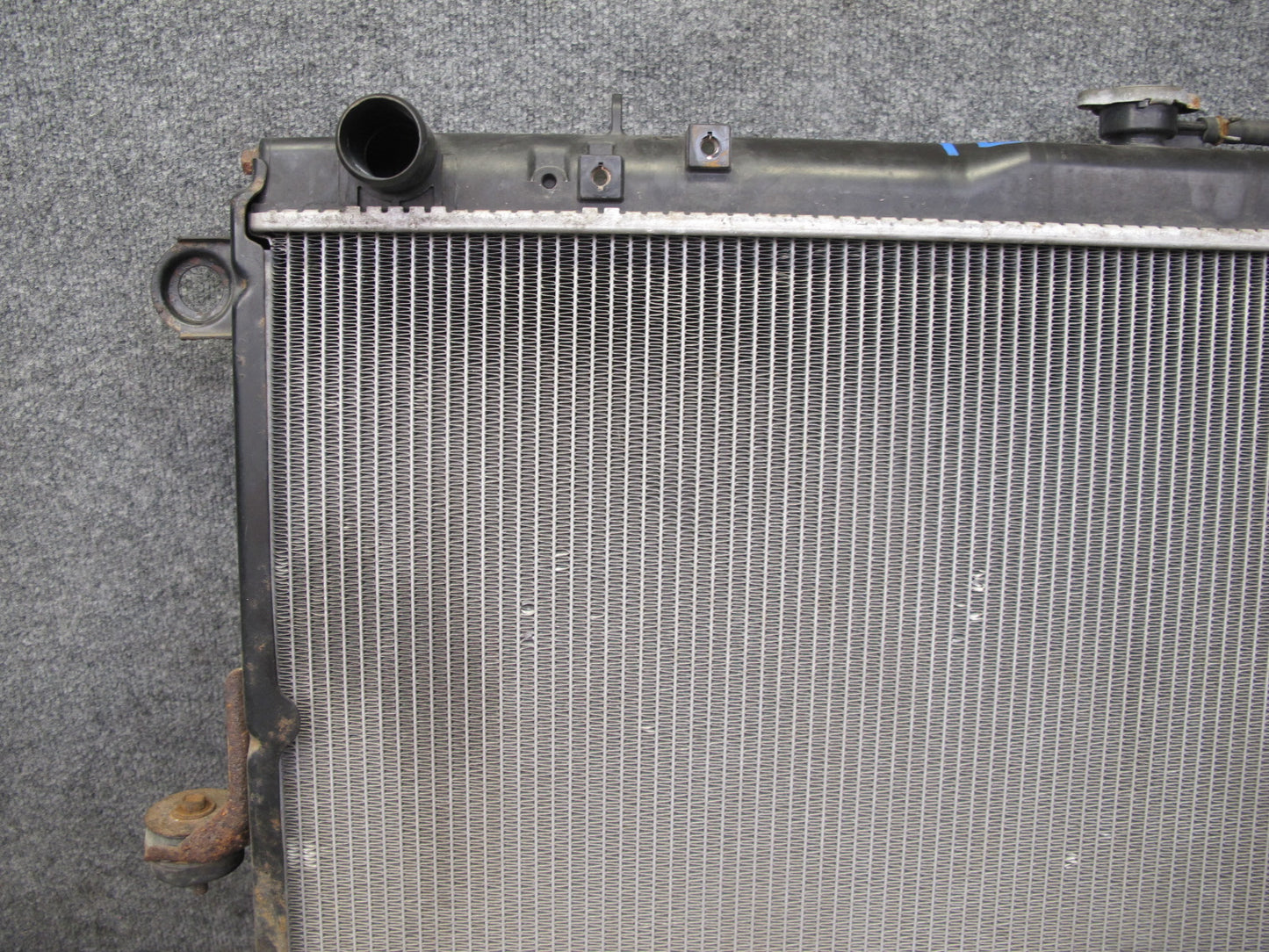 1998-2002 Lexus J100 LX470 4.7L Engine Motor Cooling Radiator