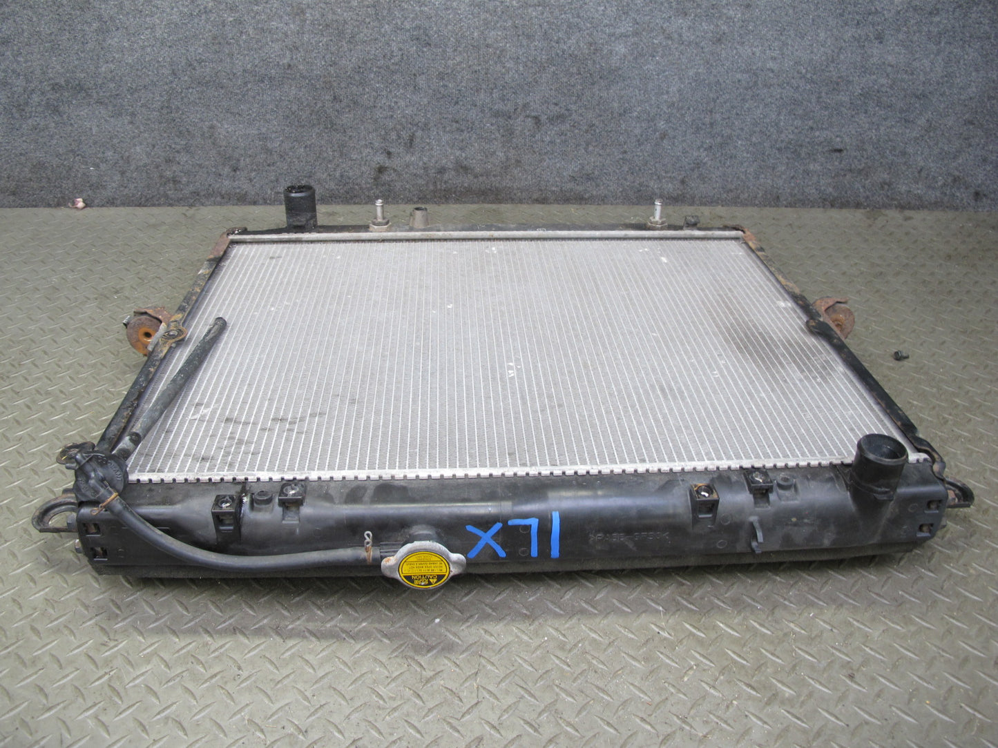 1998-2002 Lexus J100 LX470 4.7L Engine Motor Cooling Radiator