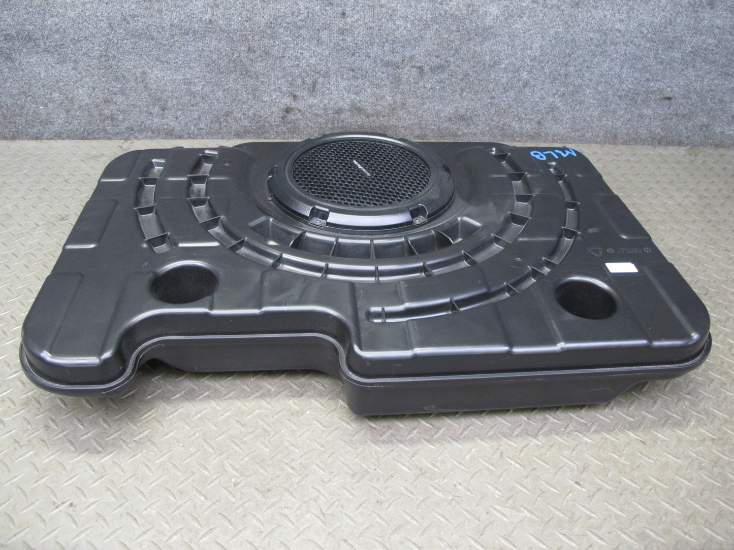 2017-2020 Maserati Levante M161 Rear Audio Subwoofer Speaker Box Assembly