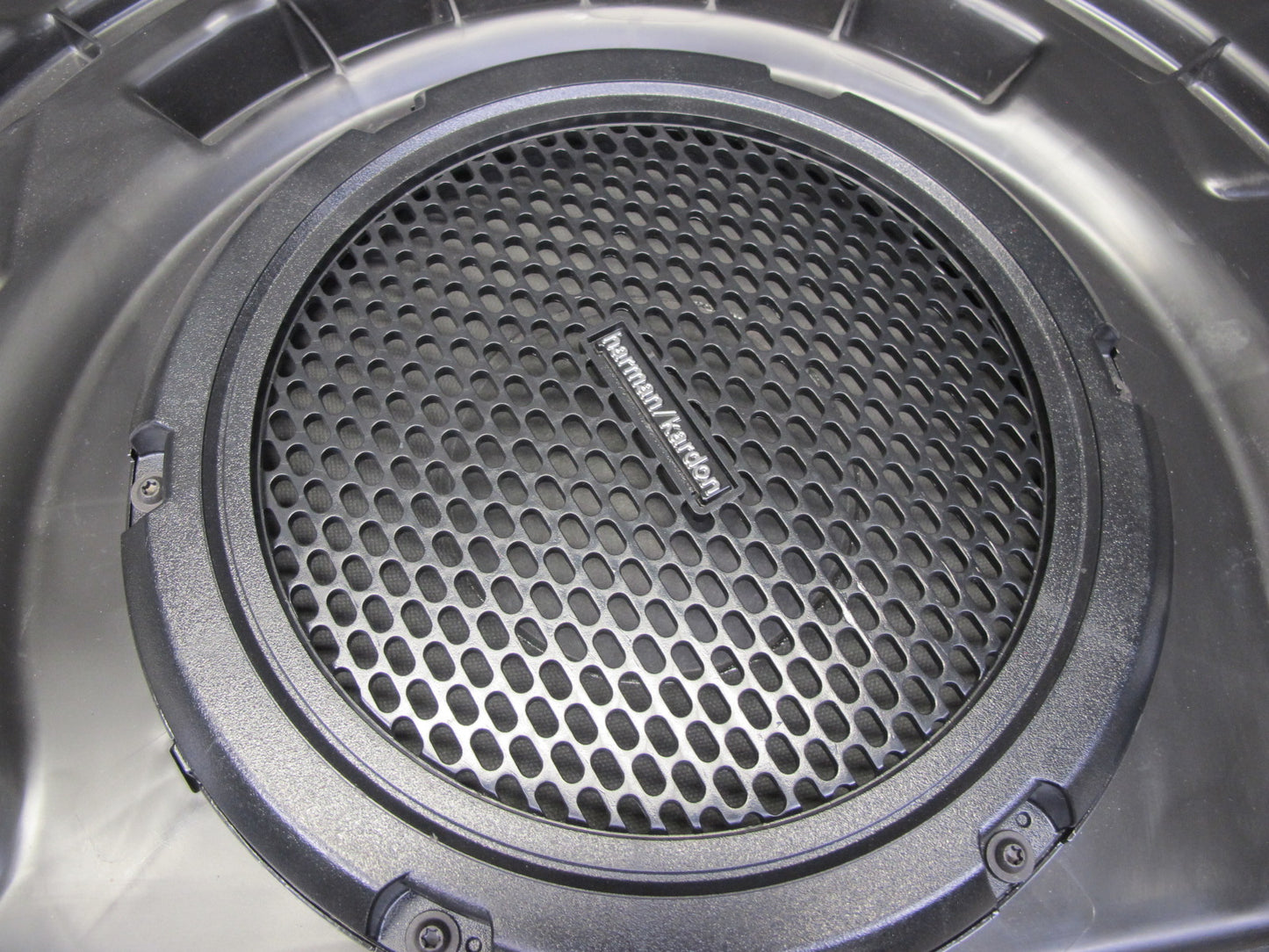 2017-2020 Maserati Levante M161 Rear Audio Subwoofer Speaker Box Assembly