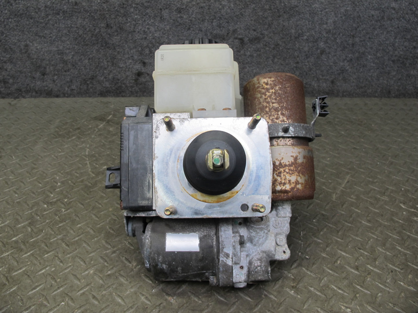 2000-2002 Lexus J100 LX470 ABS Pump Brake Master Cylinder Assembly