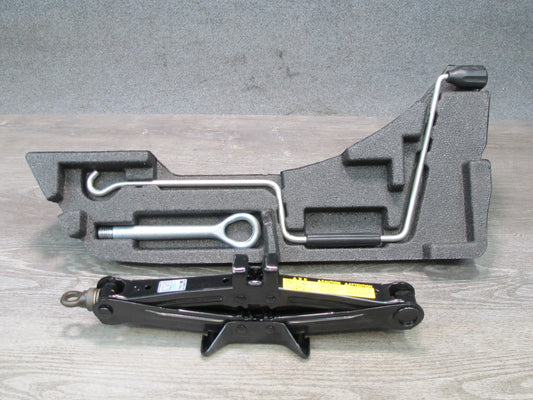 01-06 Lexus UCF30L LS430 Emergency Spare Tire Lift Jack w TOW Hook & Foam OEM