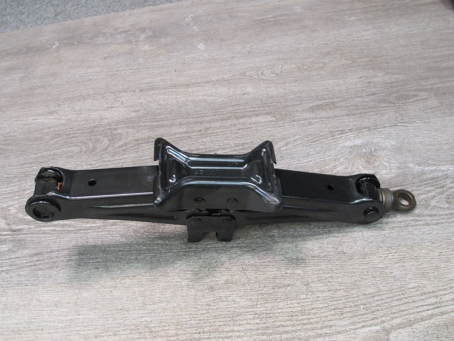 01-06 Lexus UCF30L LS430 Emergency Spare Tire Lift Jack w TOW Hook & Foam OEM