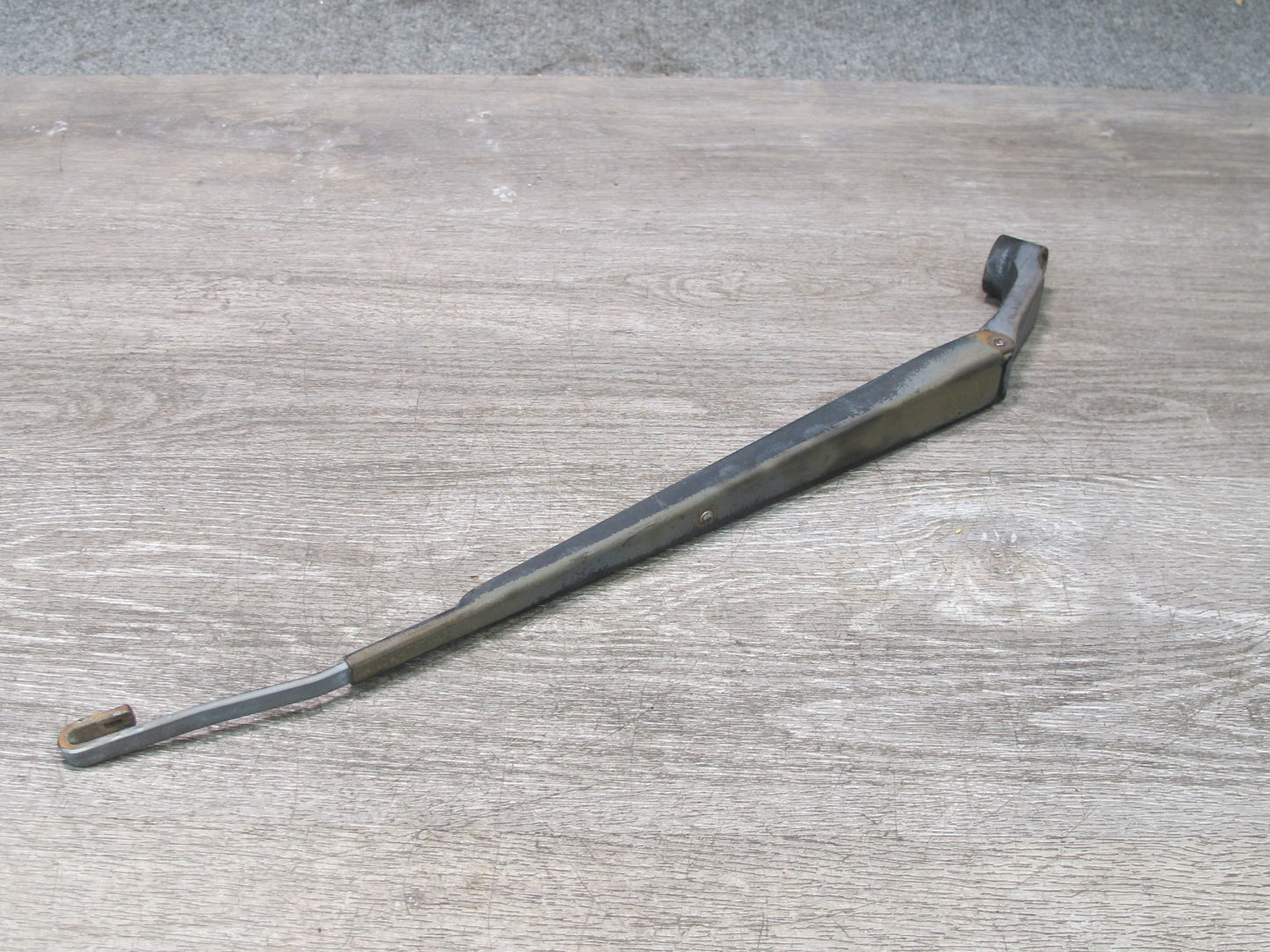 1999-2007 Lexus UZJ100L LX470 Front Left & Right Side Windshield Wiper Arm Set