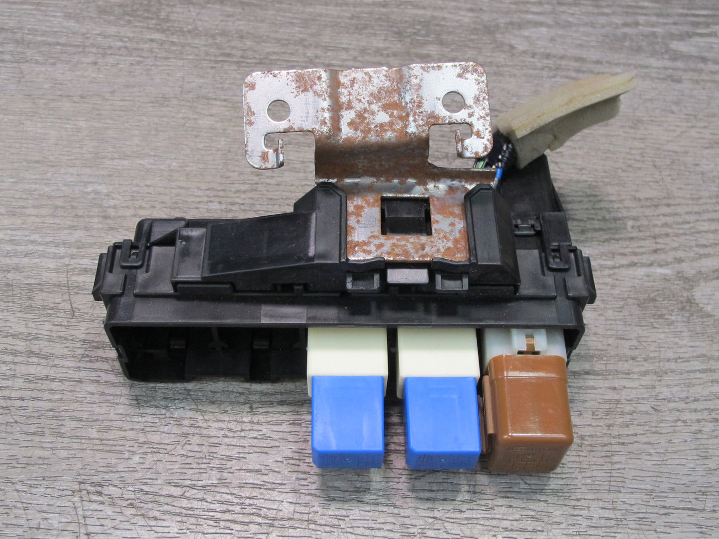 2014-2017 Infiniti QX60 2.5L Hybrid Fuse Relay Box Module 24382-EG002