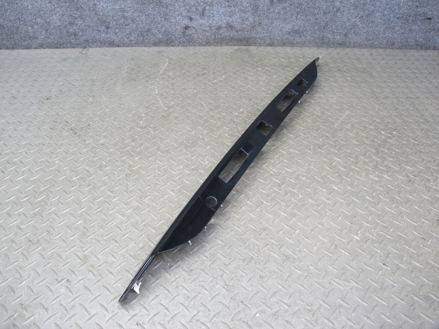 04-06 Lexus UCF30L LS430 Rear Trunk License Light Trim Molding Cover Panel OEM