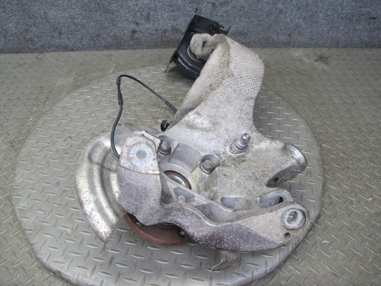 11-15 Mini Cooper R60 R61 AWD Rear Left Knuckle Wheel Hub Trailing Arm OEM