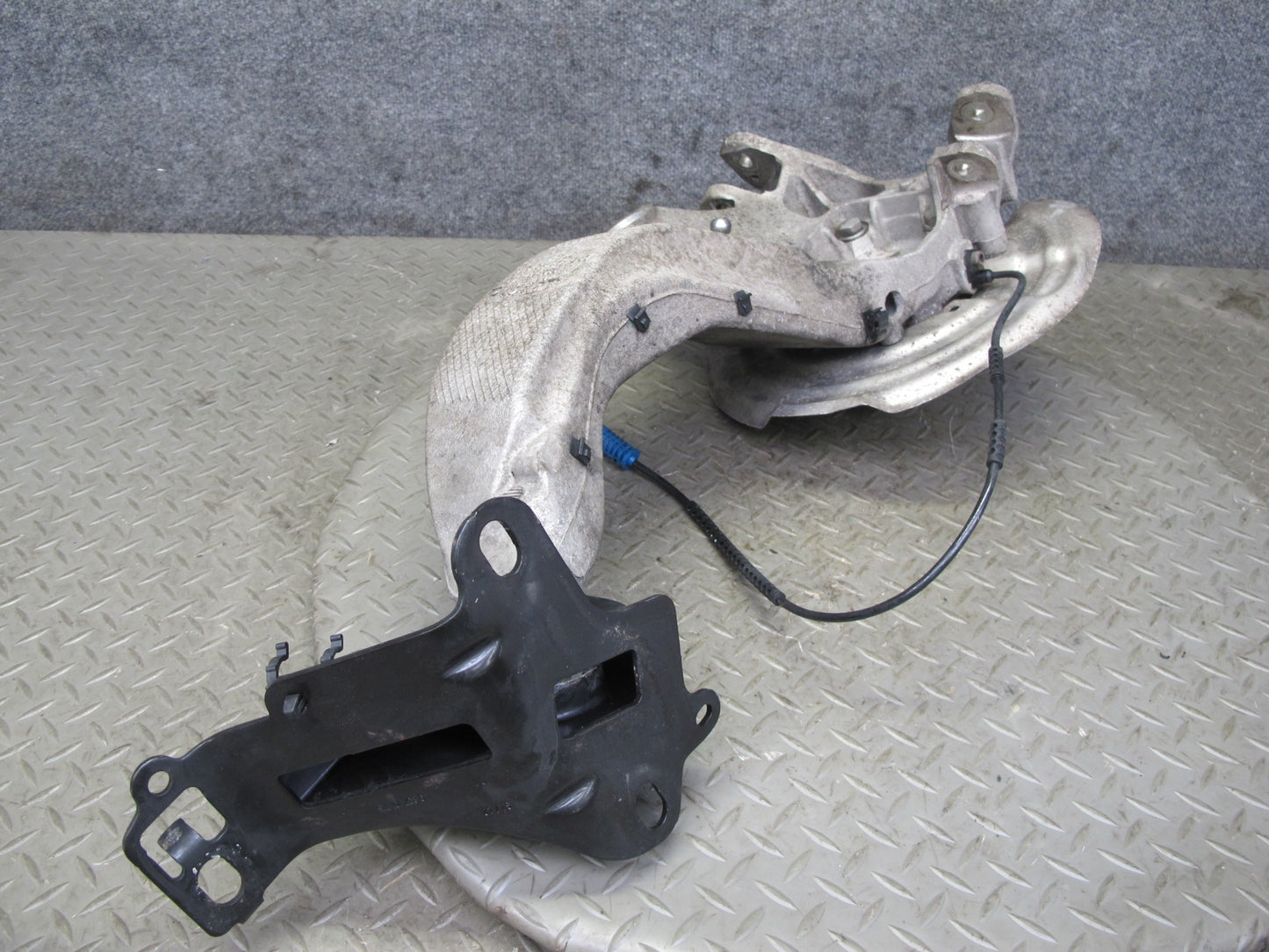 11-15 Mini Cooper R60 R61 AWD Rear Left Knuckle Wheel Hub Trailing Arm OEM