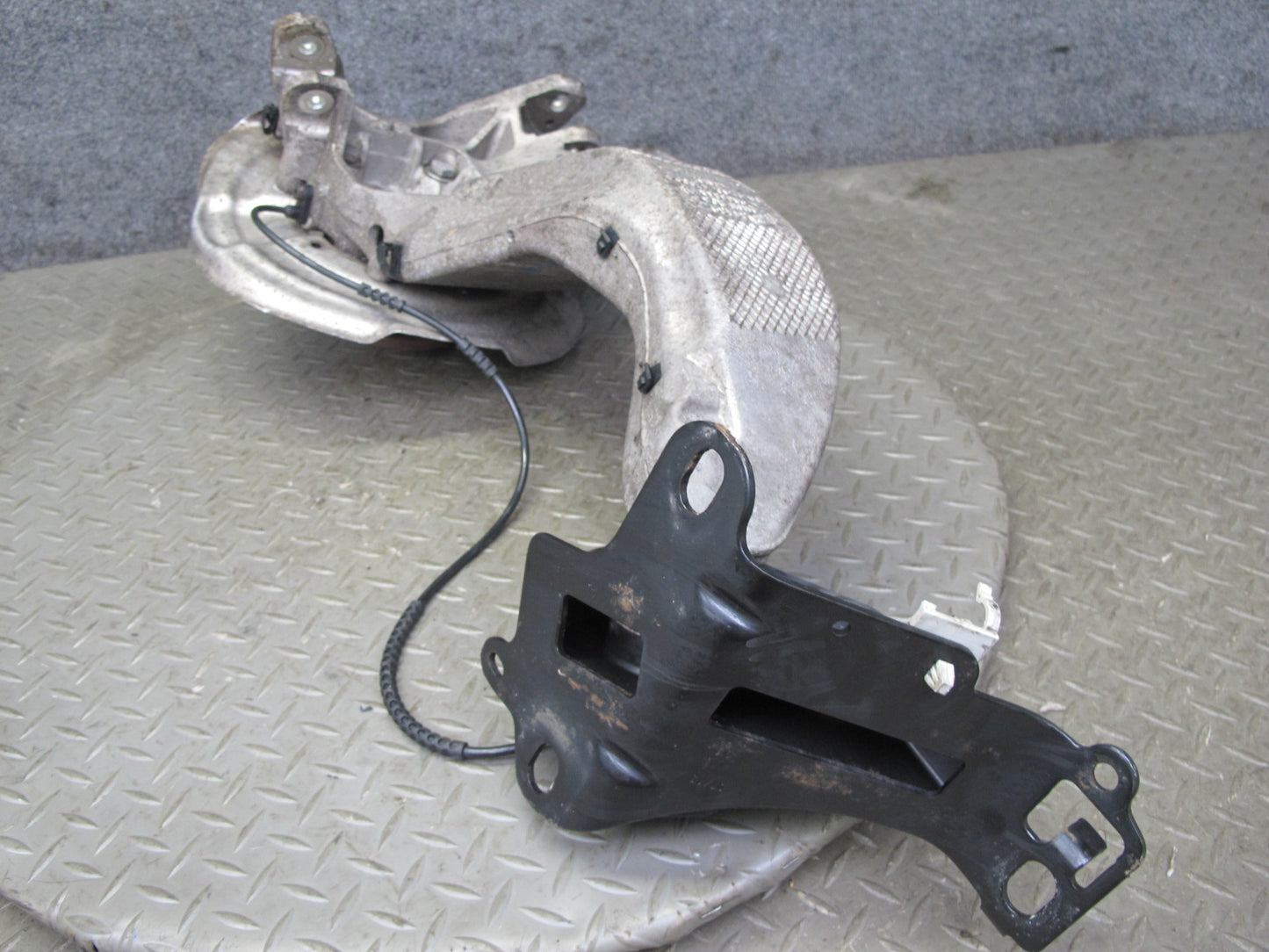 11-15 Mini Cooper R60 R61 AWD Rear Right Knuckle Wheel Hub Trailing Arm OEM