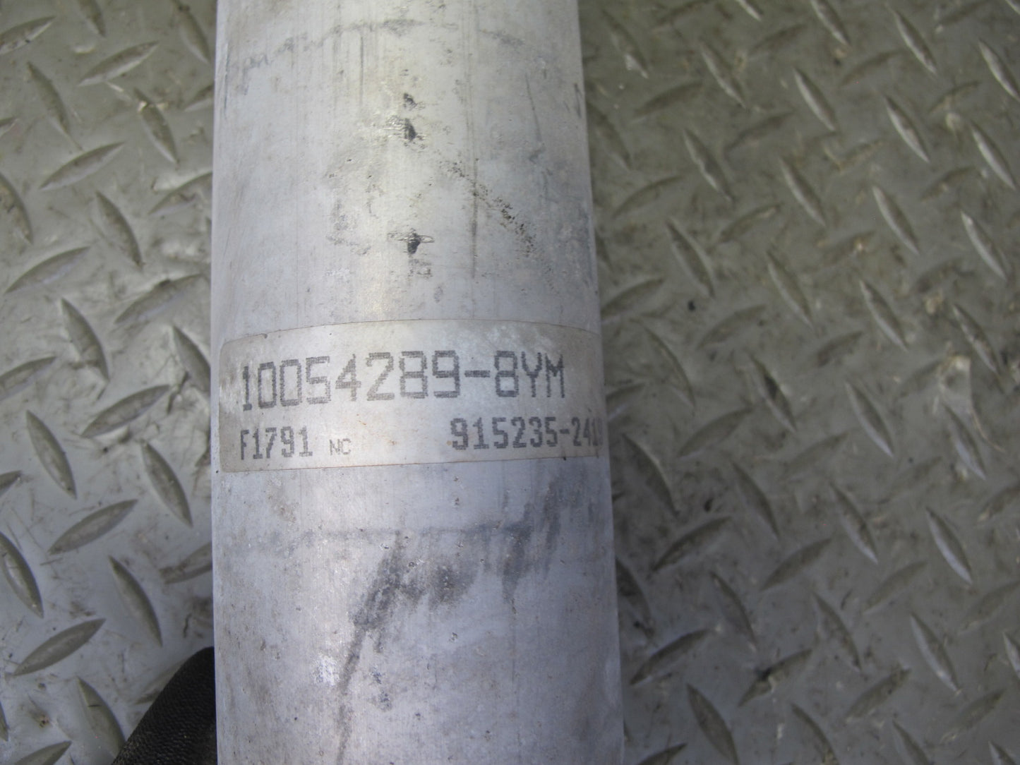 84-96 Chevrolet Corvette C4 A/T Rear Driveshaft Drive Shaft 10054289 OEM