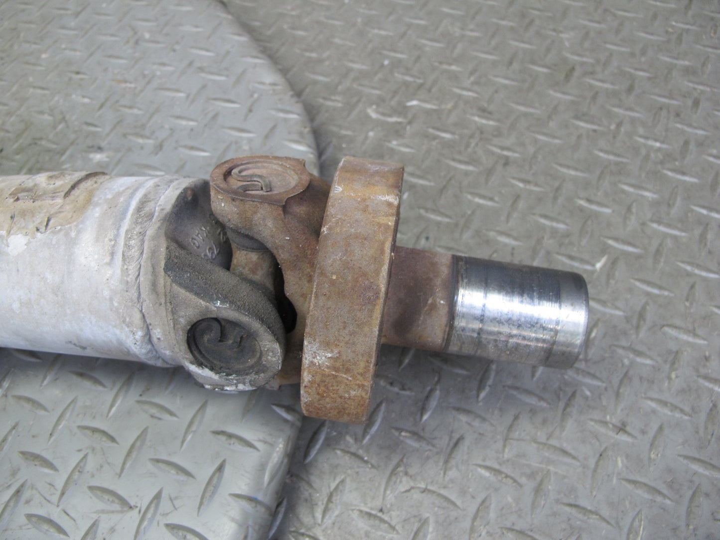 84-96 Chevrolet Corvette C4 A/T Rear Driveshaft Drive Shaft 10054289 OEM