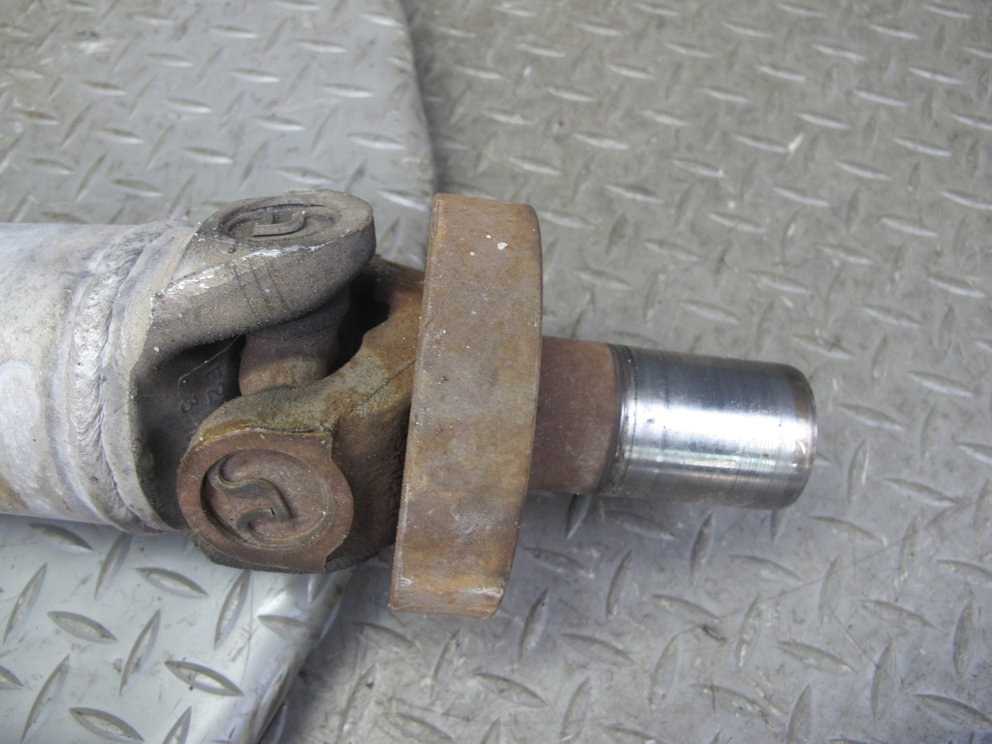 84-96 Chevrolet Corvette C4 A/T Rear Driveshaft Drive Shaft 10054289 OEM