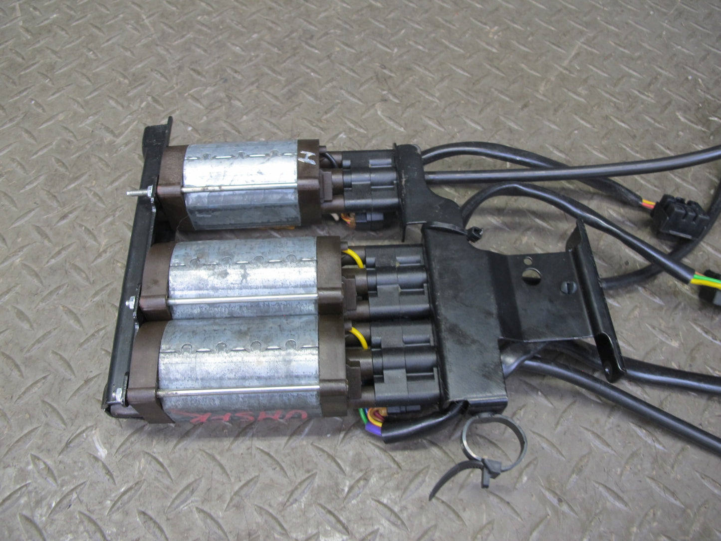 86-91 Mercedes W126 Set of 3 Front Right Seat Adjust Motor OEM