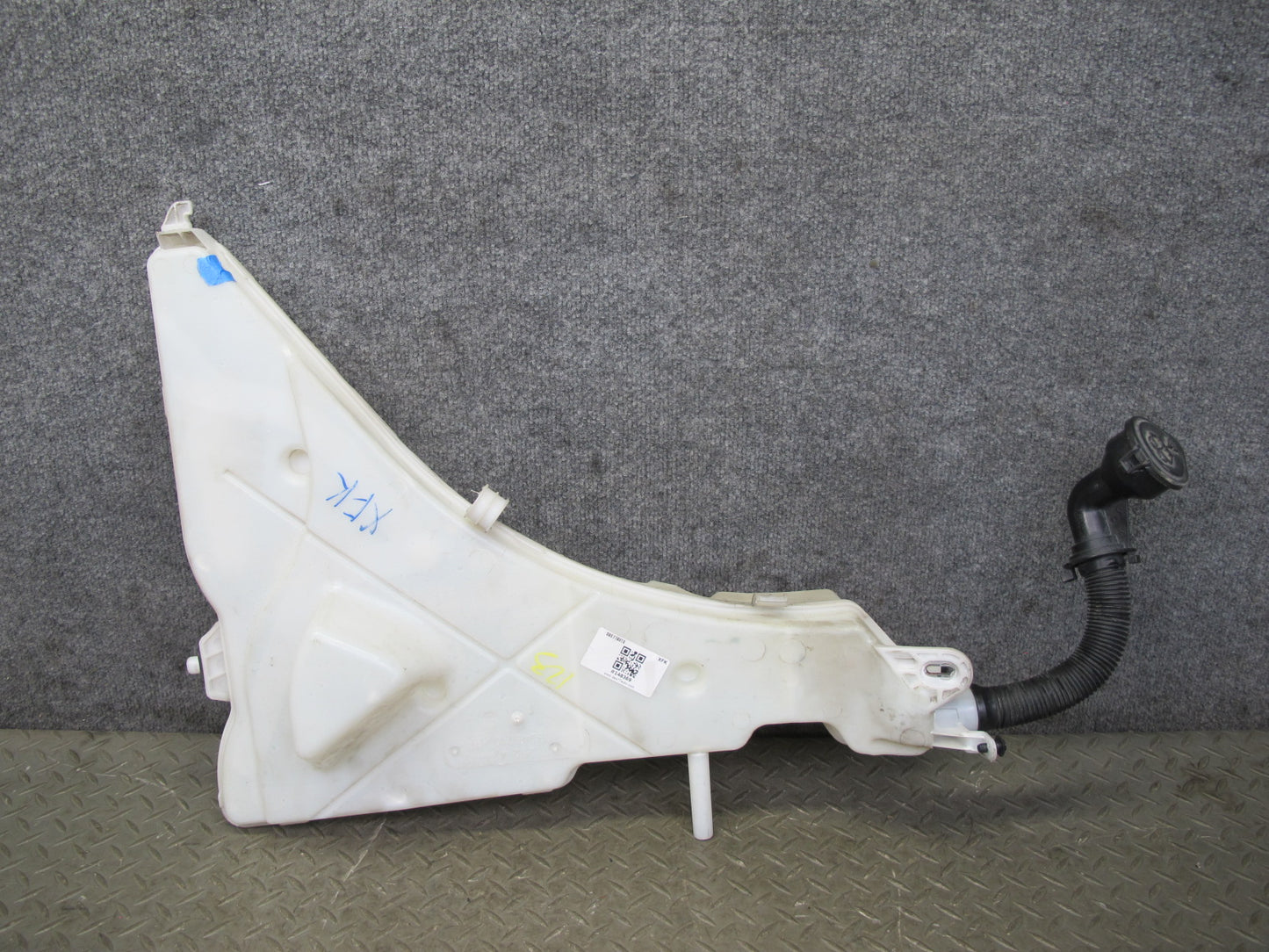 2014-2018 BMW F15 X5 Windshield Washer Fluid Reservoir Tank 7292424