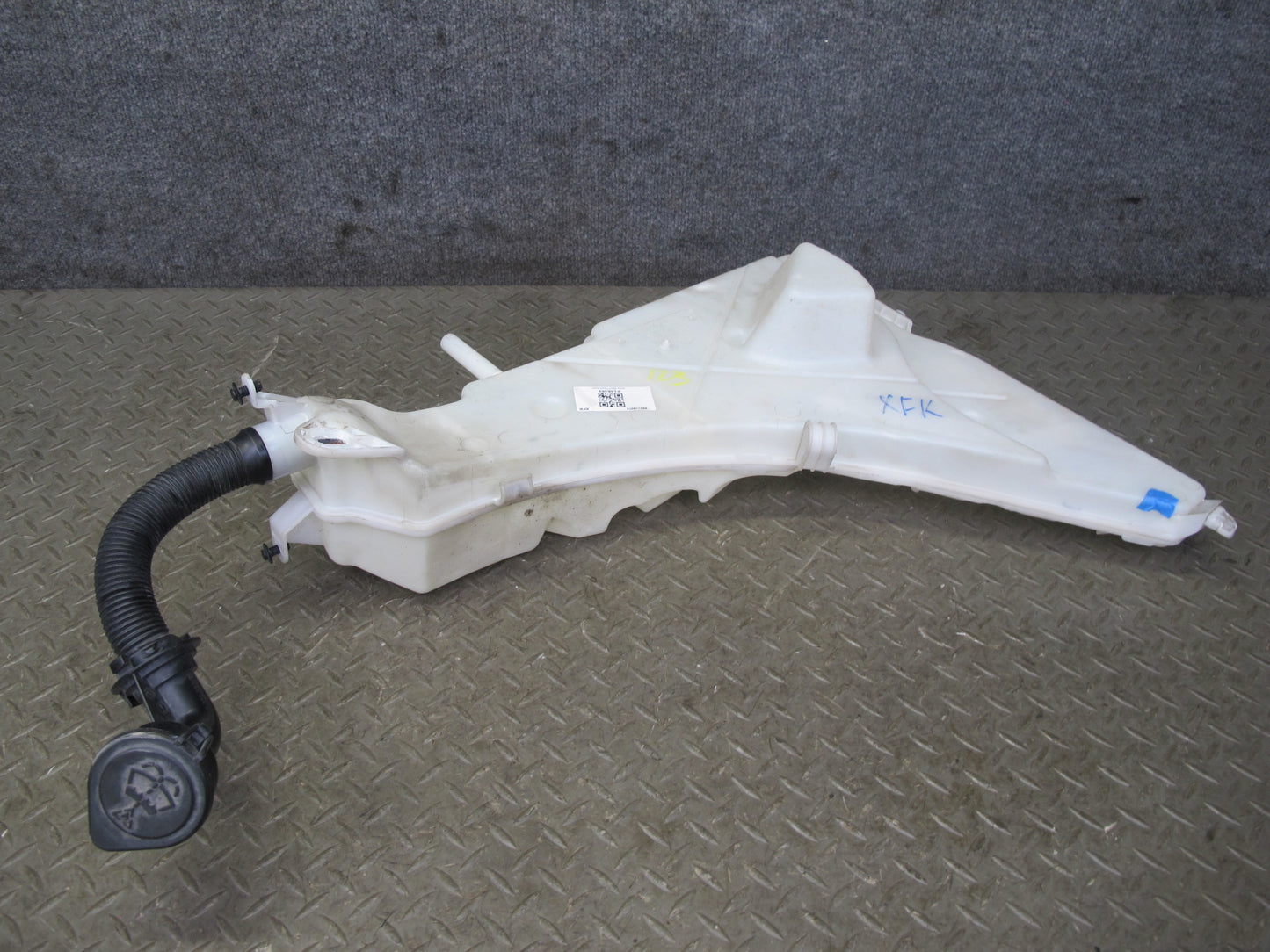 2014-2018 BMW F15 X5 Windshield Washer Fluid Reservoir Tank 7292424