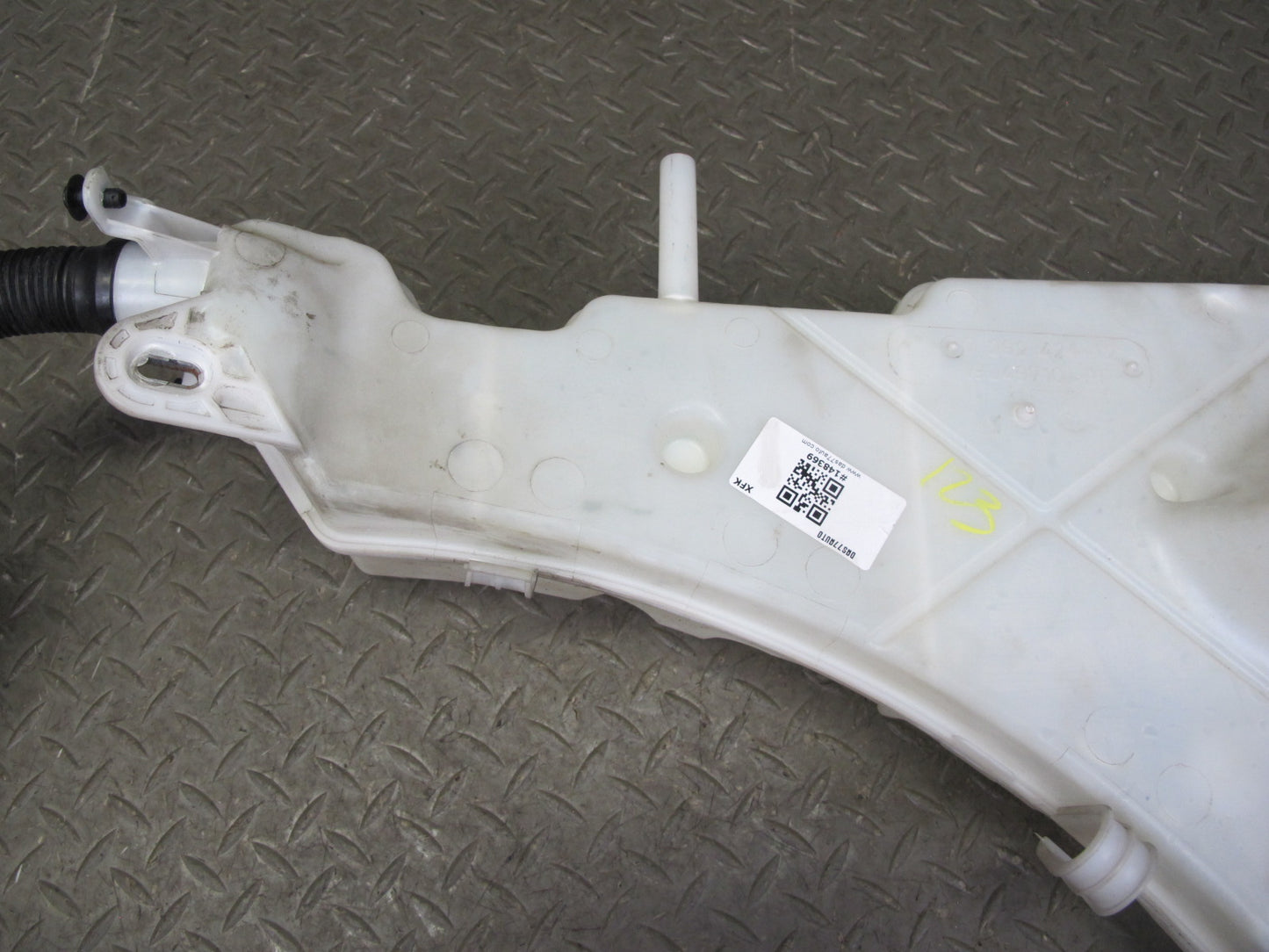 2014-2018 BMW F15 X5 Windshield Washer Fluid Reservoir Tank 7292424
