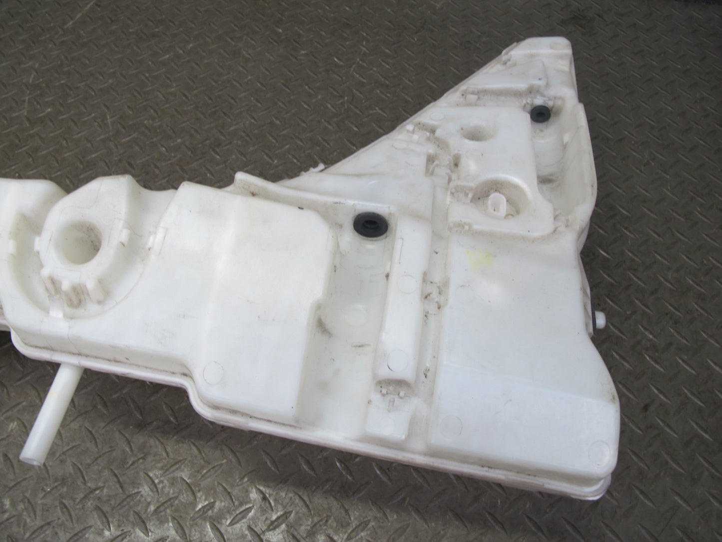 2014-2018 BMW F15 X5 Windshield Washer Fluid Reservoir Tank 7292424